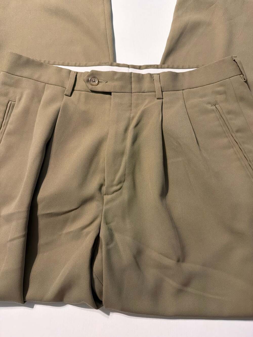 32x30 Claiborne dress khakis for men